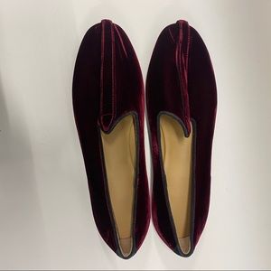 Velvet Jutis in Maroon